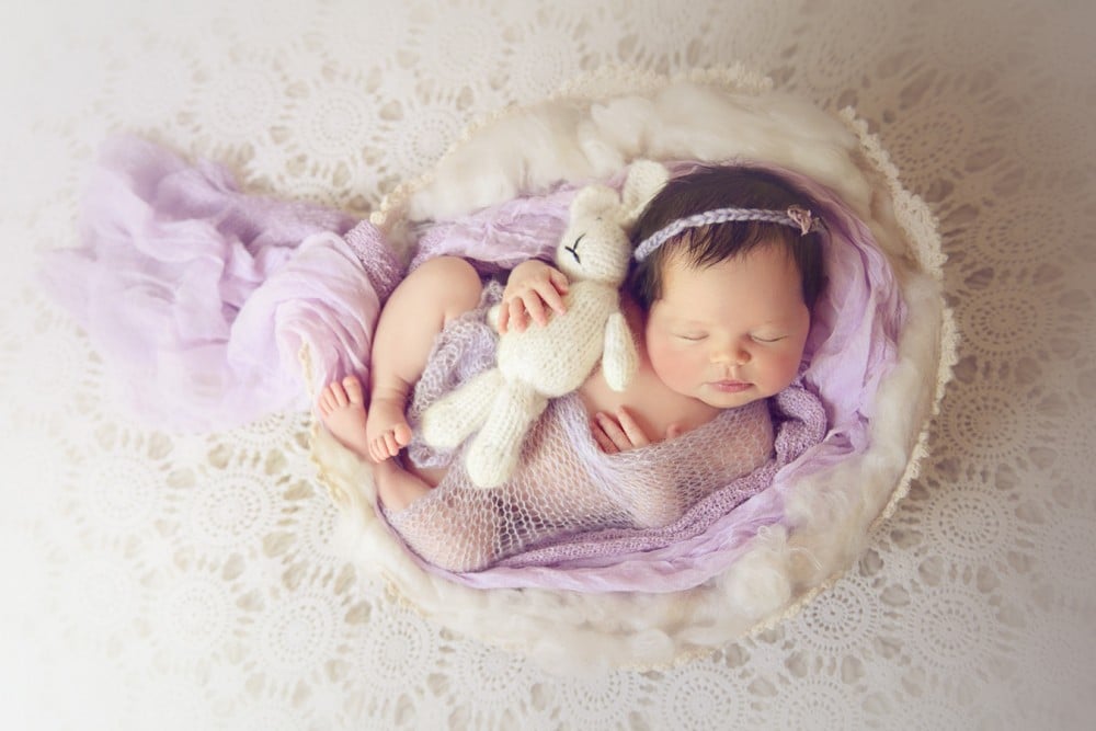 newborn-photo-with-bunny